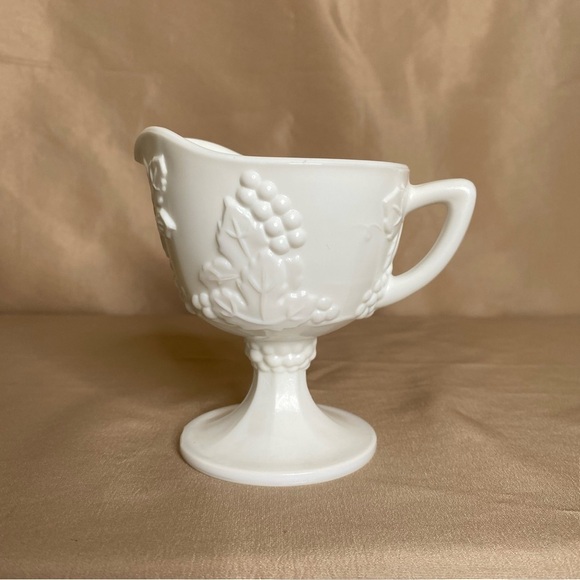Vintage Indiana Milk Glass Creamer and Sugar - Picture 7 of 14